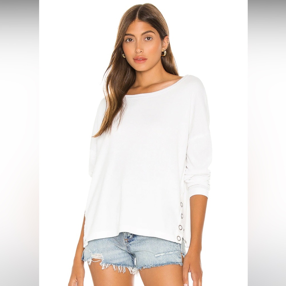 Brand: Chaser (Revolve)
Size M
White vintage wash
Snap Side Long Sleeve Pullover